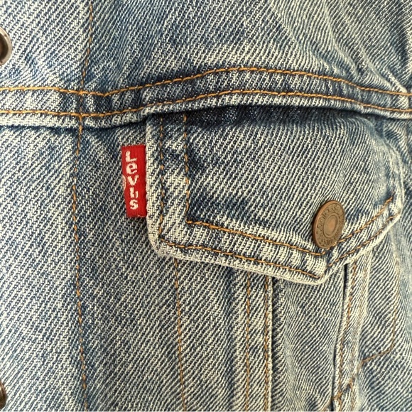 Levi’s Original Sherpa Trucker Denim Jacket - Picture 5 of 7